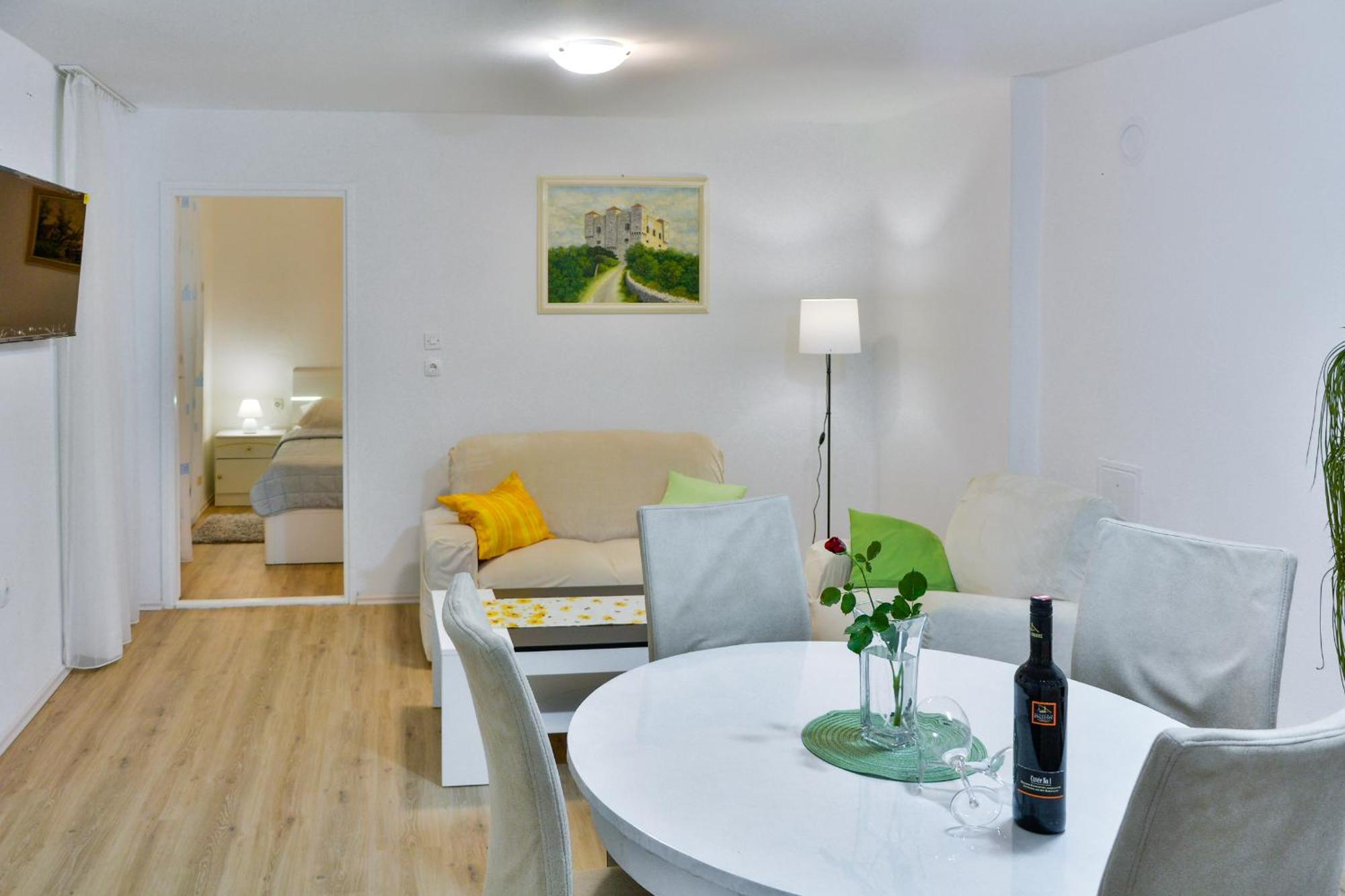 Bela Apartment *