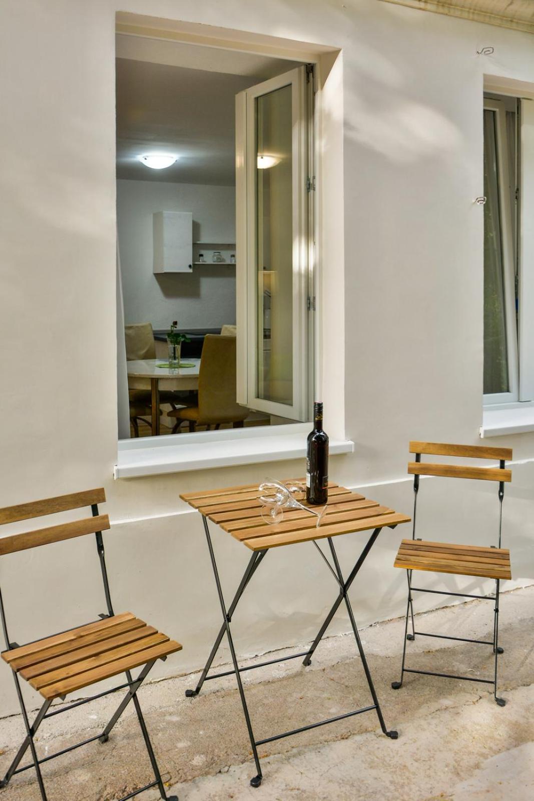 Apartment Bela *
